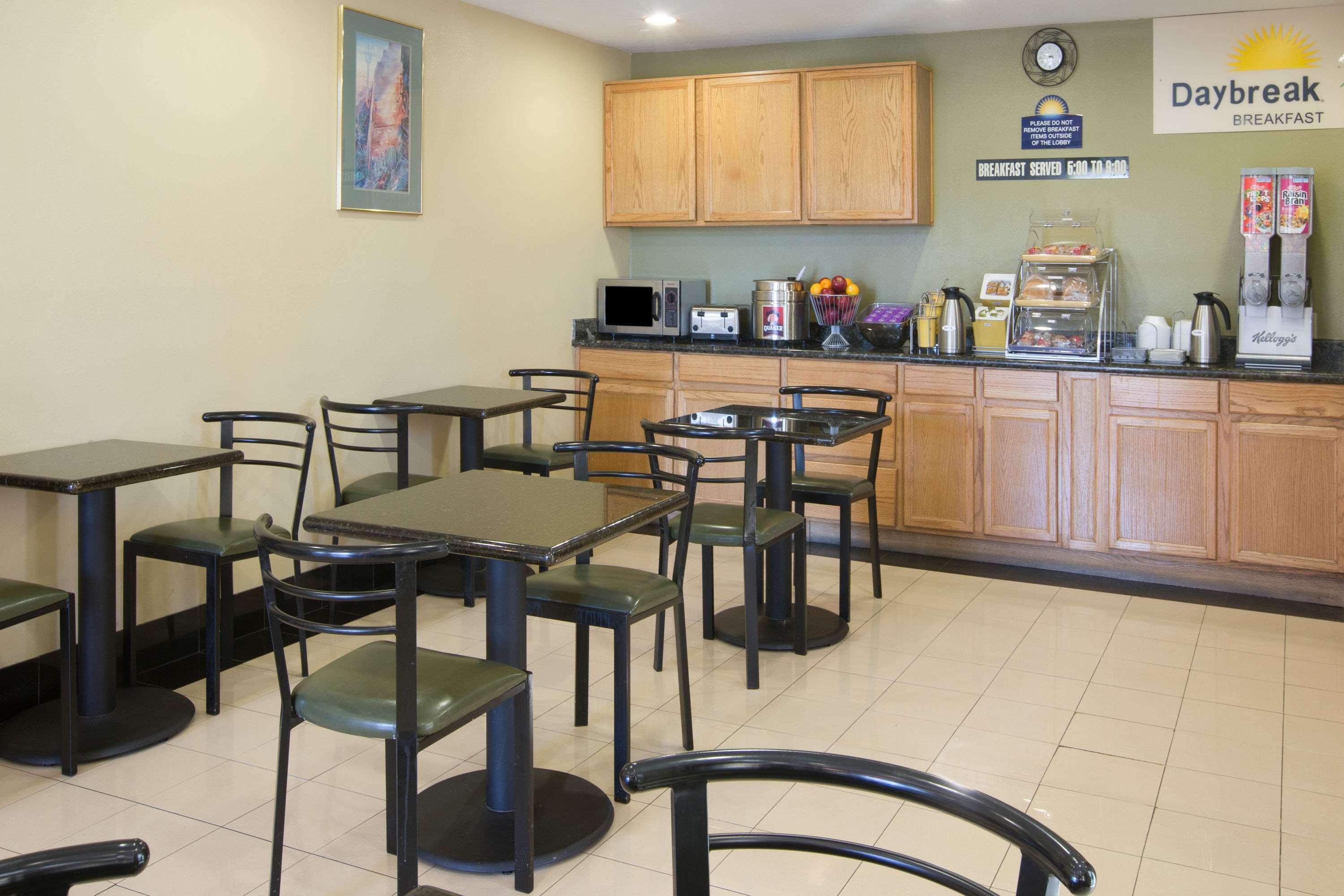 Days Inn By Wyndham Tucson Airport Exterior photo