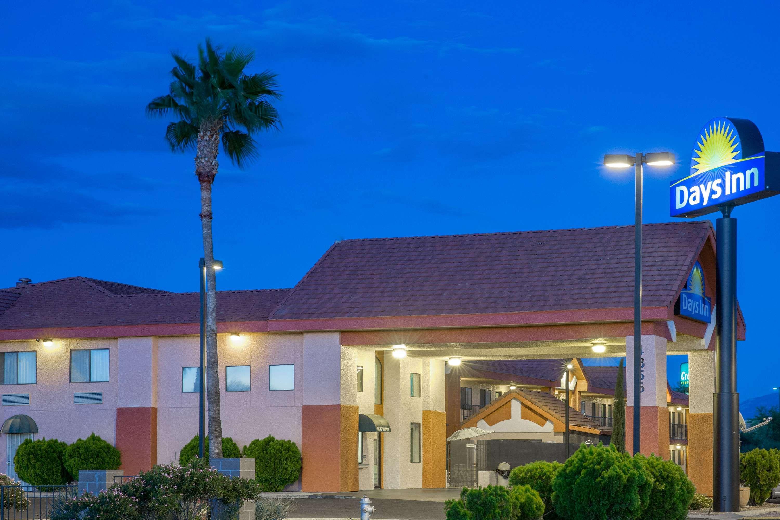 Days Inn By Wyndham Tucson Airport Exterior photo