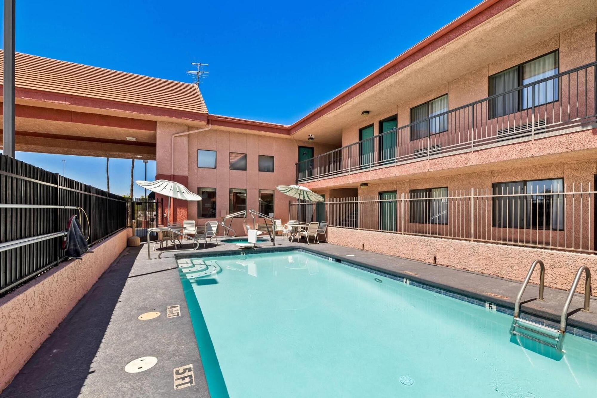 Days Inn By Wyndham Tucson Airport Exterior photo