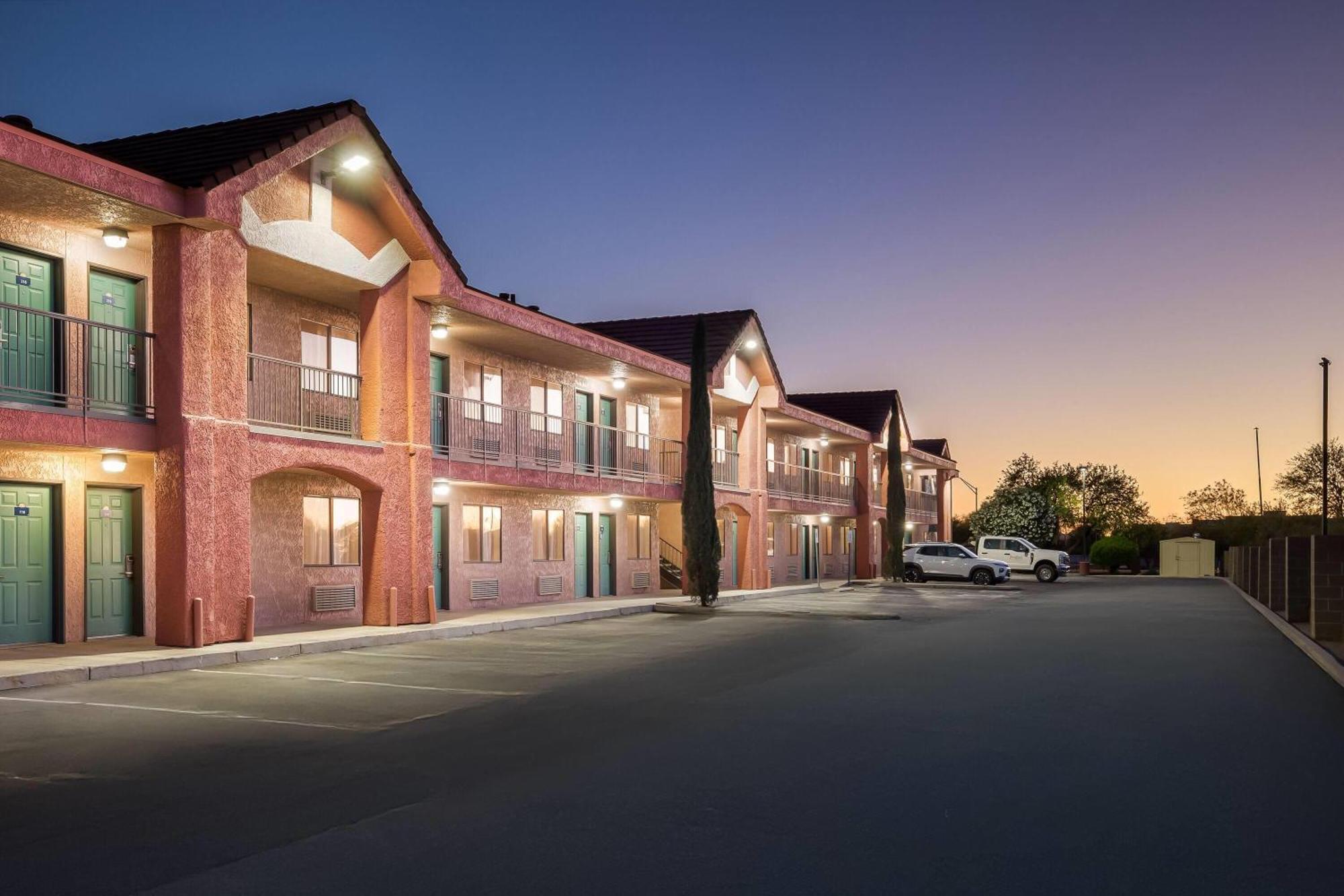 Days Inn By Wyndham Tucson Airport Exterior photo